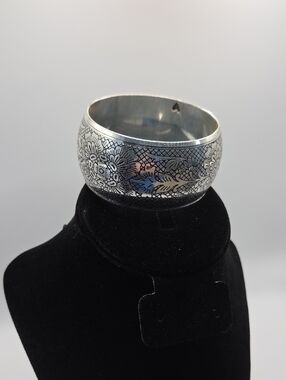 Etched/engraved Floral Silver-Tone Bangle Bracelet